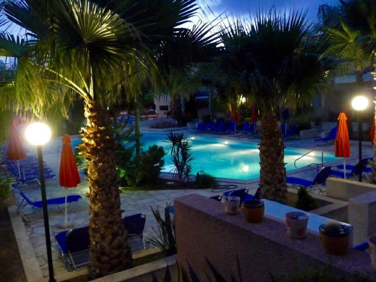 Aurora Townhouse - Complimentary Paphos Airport Transport Villa Eksteriør billede