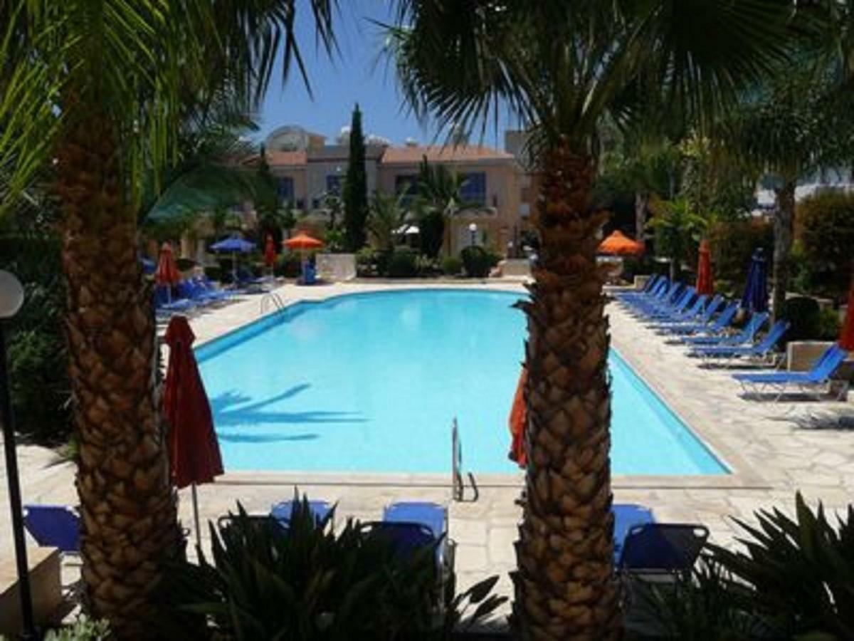 Aurora Townhouse - Complimentary Paphos Airport Transport Villa Eksteriør billede